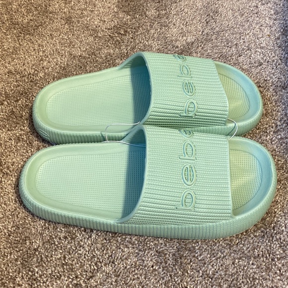 bebe Malga pool slide sandal with bebe logo for casual look - Picture 6 of 10